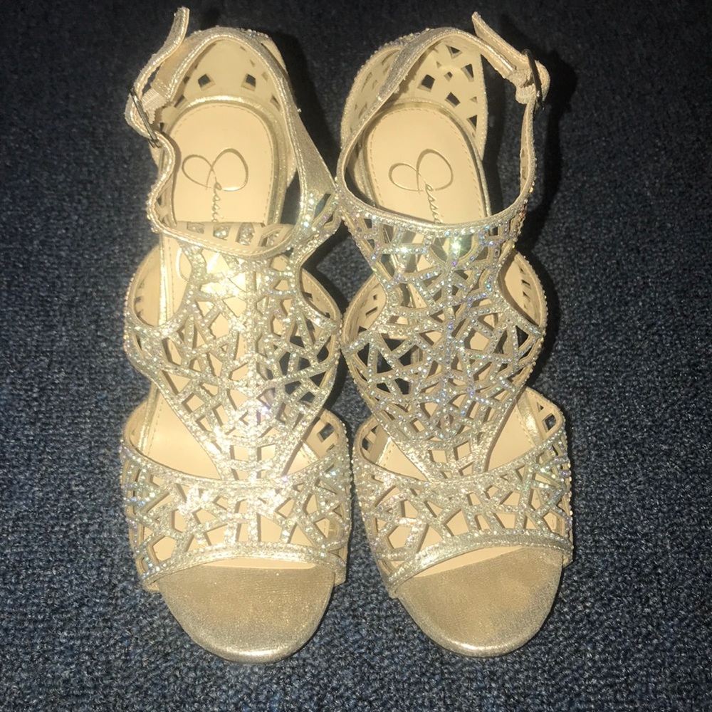 GOLDEN GLITTERY HEELS W/ AQUAMARINE STONES✨
